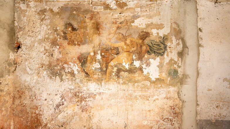 Diese Wandmalerei fand sich in einem nassen Kellerraum. Die Restaurierung würde 30.000 Euro kosten.