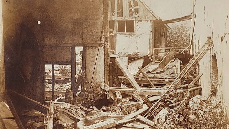 Nach einem Feuer 1901 richtete die Explosion am 25. August 1909 die historischen Gebäude vollends zugrunde.