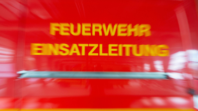 Einsatzkräfte der Dresdner Feuerwehr mussten am Wochenende nach Prohlis ausrücken.