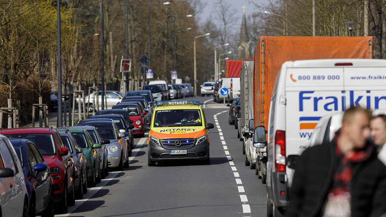 So staute sich der Verkehr nach der polnischen Grenzschließung Mitte März durch Görlitz.