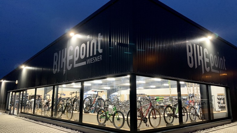Die Fahrradsaison kann kommen: BIKEpoint Wiesner bietet am neuen Standort in der Straße E in Hoyerswerda während des Lockdowns unter anderem Live-Videoberatung und Werkstattservice an.