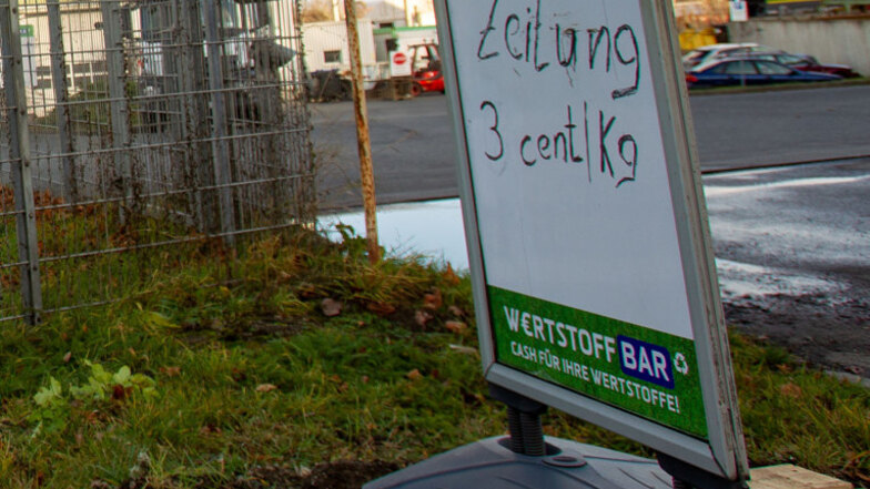 Preisverfall: Bei Kühl in Heidenau gibt es  nur noch drei Cent fürs Kilogramm Altpapier.