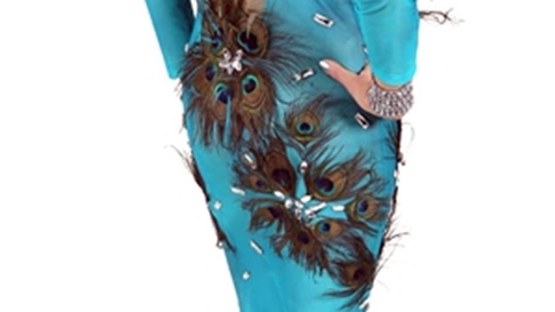 Wow mit Pfau: Der Designer von Madeleine Biermanns Kleid war am Ballabend Debütant. Der 17-jährige Max Kunath hat es entworfen und genäht.