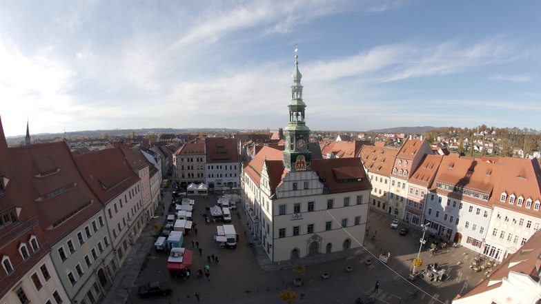 Blick auf die Pirnaer Altstadt mit Marktplatz: Das alles kann man jetzt auch per App entdecken.