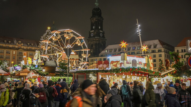 Der Striezelmarkt Dresden lockt jedes Jahr rund zwei Millionen Besucher an. Wie sich die Preise entwickelt haben.
