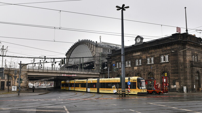Bahnhof Dresden-Neustadt für zwei Stunden voll gesperrt