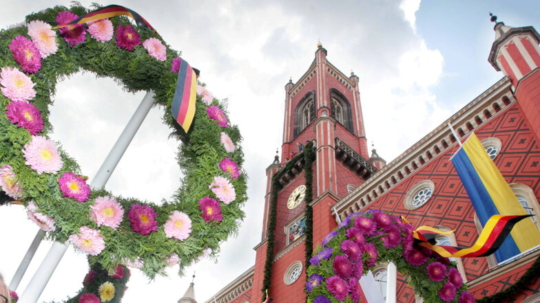 Vom 19. bis 25. August wird in Kamenz Forstfest gefeiert. Bekannt ist es unter anderem für seinen üppigen Blumenschmuck.