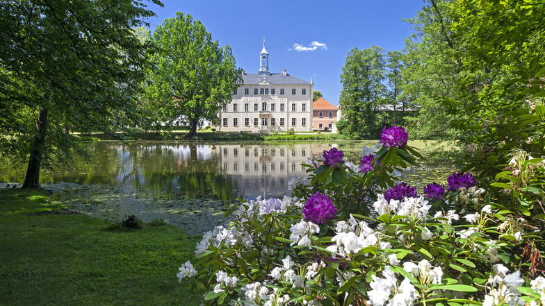 Schloss Lauterbach bei Ebersbach. Auch hier wird der Tag der Parks und Gärten am 26. Mai gefeiert.