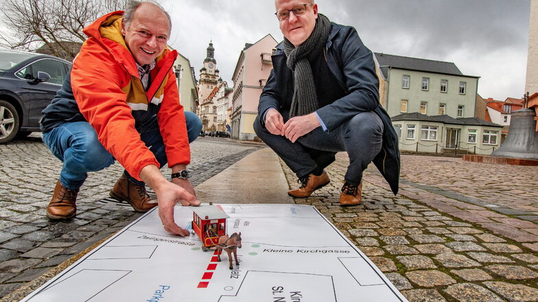 Die Trasse der Pferdebahn wird vom Obermarkt bis zum Lutherplatz verlängert. Vereinschef Jörg Lippert (links) und SPD-Landtagsabgeordneter Henning Homann freuen sich, dass das Projekt verwirklicht werden kann.