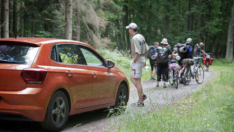Nationalpark Sächsische Schweiz - jetzt fahren manche Kletterer schon mit dem Auto bis zur Boofe.