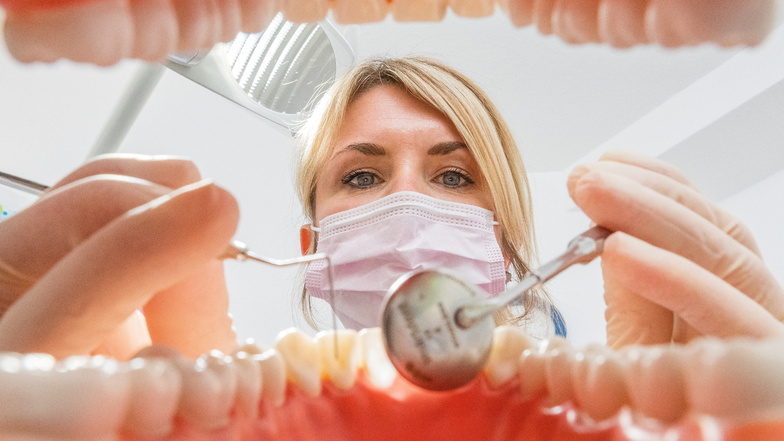 Drei Viertel der Sachsen gehen regelmäßig zum Zahnarzt. Das ist mehr als in anderen Bundesländern.