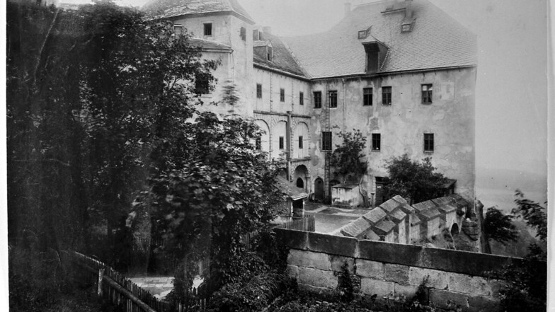 Ansicht um 1900: Vor über 400 Jahren war die Georgenburg zum Jagdschloss umgebaut worden.