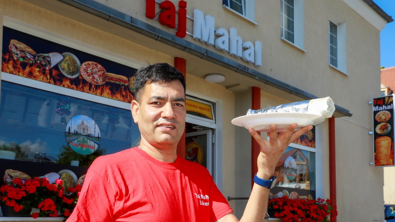 Kumar Sandeep betreibt seit über zehn Jahren das "Taj Mahal" in Oppach und ist jetzt mit seinem Lokal umgezogen in die alte Fleischerei.