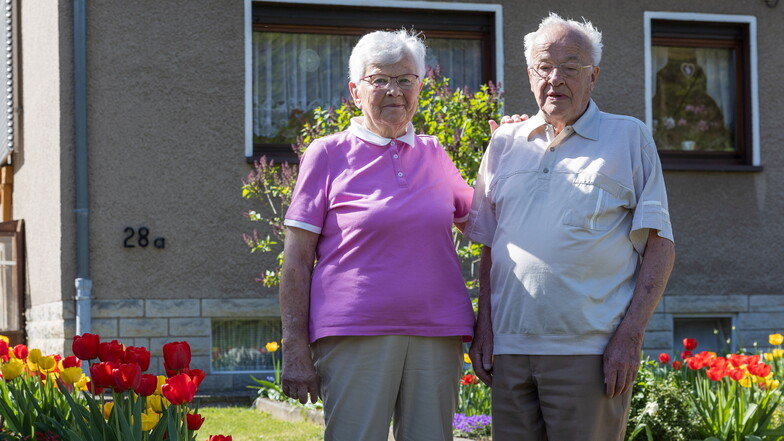 70 Jahre gemeinsam durch die Zeiten: Helga und Werner Krupper begehen am 15. April die seltene Gnadenhochzeit.