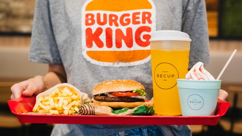 Seit Januar sind die Mehrwegbecher von RECUP auch bei Burger King in Deutschland verfügbar.