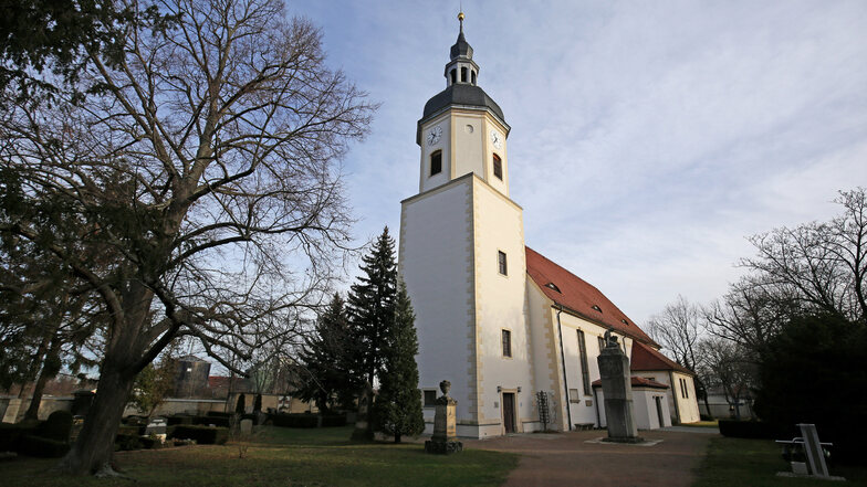 Die Kirche in Gröba gehört zur Kirchgemeinde Riesa – die derzeit alle Treffen abgesagt hat.