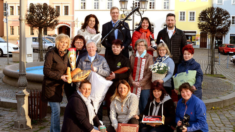 Die Initiative Lebendiges Königsbrück freut sich sehr, dass wieder viele Geschäftsinhaber, Gastronomen, Institutionen, Künstler und die evangelische Kirche ihrem Ruf zur Langen Einkaufsnacht gefolgt sind.