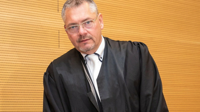 Frank Hannig ist Rechtsanwalt und Stadtrat der Freien Wähler.