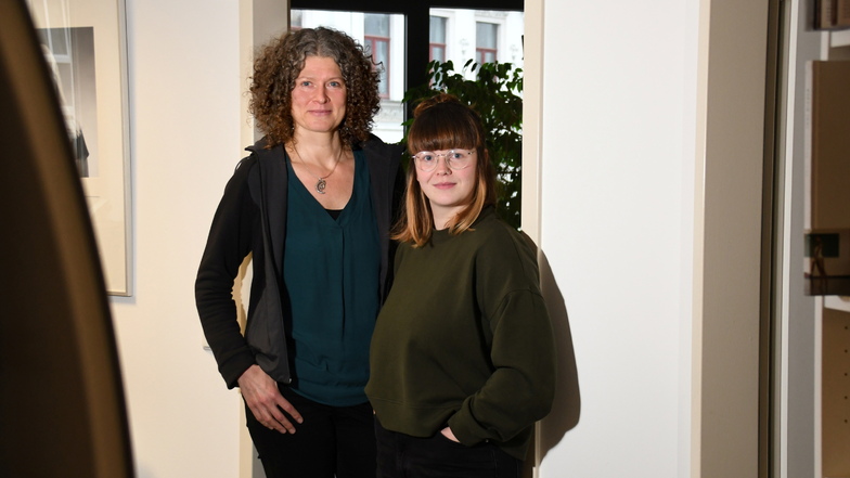 Die Sozialarbeiterinnen Claudia Döring (li.) und Carolin Pollack.