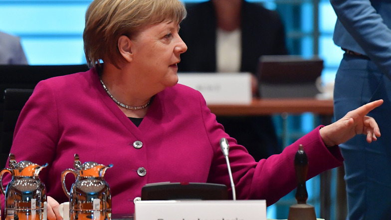 Bundeskanzlerin Angela Merkel (CDU) zu Beginn der heutigen Kabinettssitzung.