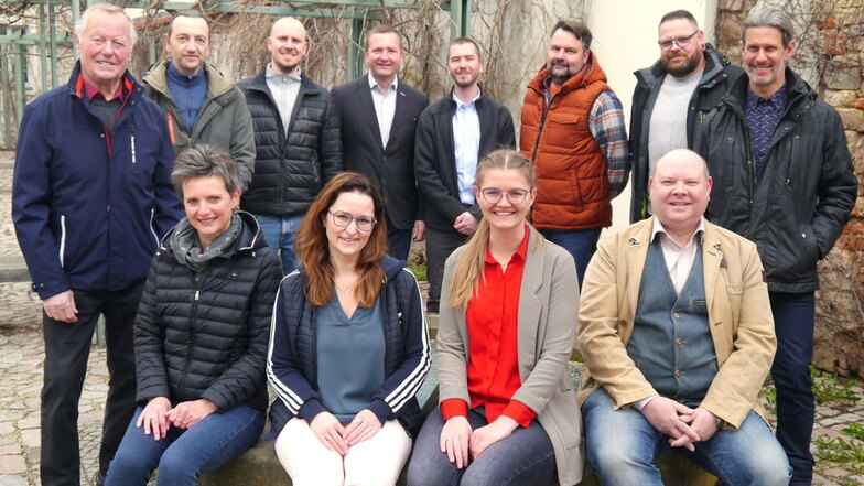 Die zwölf Kandidatinnen und Kandidaten der FDP Lommatzsch für den Stadtrat.