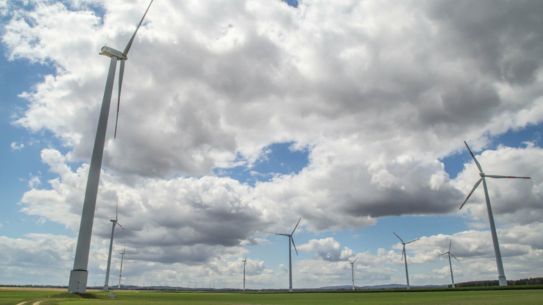 Der Windpark Zodel. Drei Anlagen sollen durch größere in den nächsten zwei Jahren ersetzt werden.