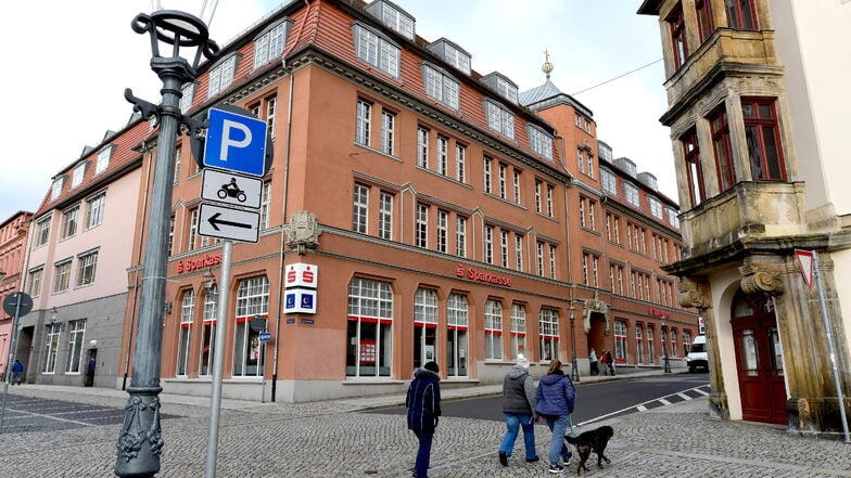 Die Sparkasse an der Frauenstraße in Zittau hat ab sofort von 21 bis 6 Uhr geschlossen.