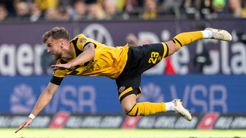 Dynamos Innenverteidiger Lars Bünning droht nach dem Sachsenpokalhalbfinale fürs Ligaspiel in Regensburg auszufallen.