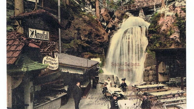 Der Amselfall als Postkarte im Jahr 1905 mit Friedrich August Kegel in der Mitte.