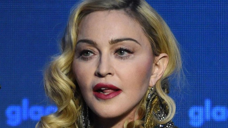 Die Popsängerin Madonna (64) muss ihre Welttournee nach einem Aufenthalt auf der Intensivstation wegen einer schweren Infektion verschieben.
