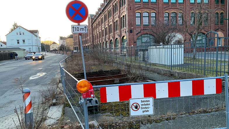 Seit über einem Jahrzehnt ist der Goldbachkanal an der Äußeren Oybiner Straße in Zittau aus Sicherheitsgründen abgesperrt.