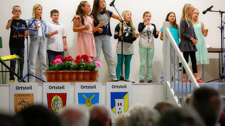Kinder aus der Pestalozzi-Grundschule Eibau und der Wilhelm-Tempel-Grundschule Niedercunnersdorf zeigten ein gemeinsames Programm.
