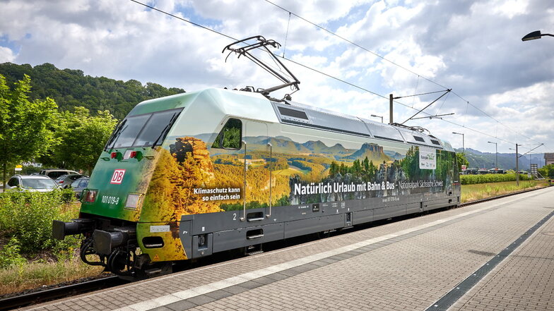 Die Gästekarte mobil in der Sächsischen Schweiz soll Urlauber zum Umsteigen in Bus und Bahn bewegen.