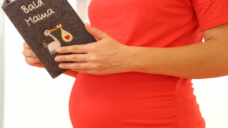 Schwangere können sich Live-Chat über die Entbindungsstation in Freital informieren.