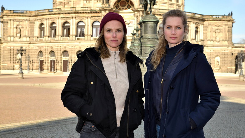 Vergangene Wochen drehten Karin Hanczewski und Cornelia Gröschel auf dem Theaterplatz.