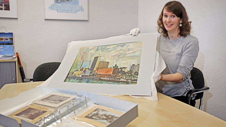 21 Motive für 1.000 Euro: Museumsleiterin Anja Hirschberg zeigt die neusten Stücke, die sich das Haus geleistet hat.