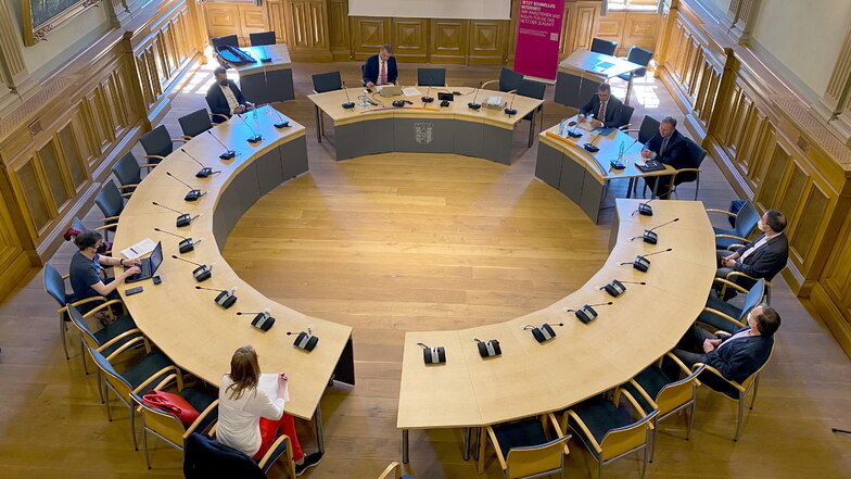 Der Stadtrat tagt regelmäßig im Löbauer Ratssaal.
