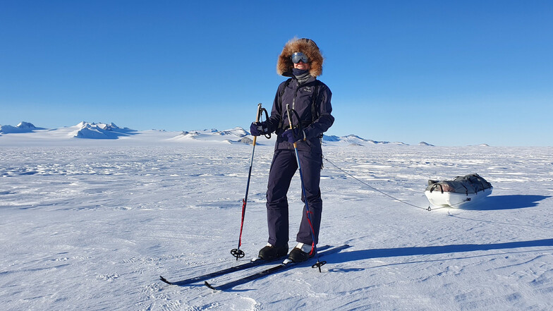 Die 29-jährige deutsche Extremsportlerin Anja Blacha bei einem Vorbereitungslauf in der Antarktis.