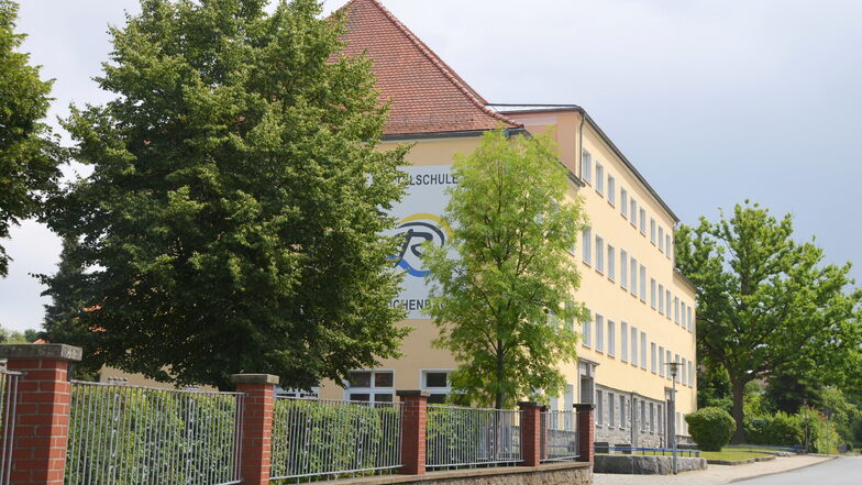 Blick auf die Oberschule in Reichenbach