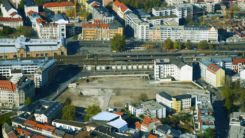 Fast 1,8 Hektar misst das Areal am Bahnhof Mitte in Dresden, an dem der Immobilienkonzern Deutsche Wohnen das Quartier Schützengarten bauen will.