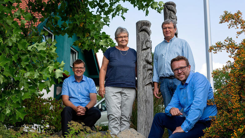 Christian und Ute Böhme übergeben die Geschäfte Garten- und Landschaftsbaufirma an die Söhne Niels und Lars.