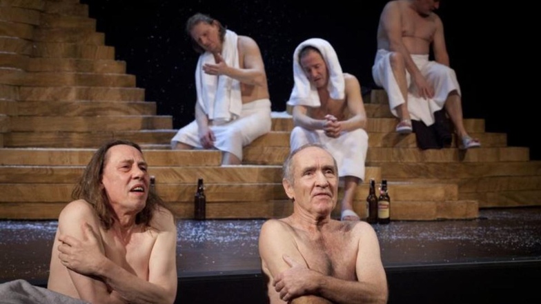 Was Männer einander in der Sauna erzählen und was das alles mit dem „Böhmischen Paradies“ zu tun hat, ist Freitag im Theater Bautzen zu sehen.