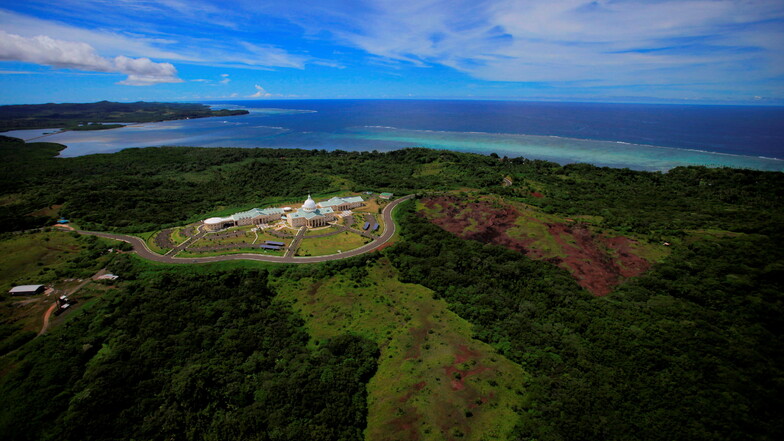 Blick auf den Inselstaat Palau mit dem Regierungsgebäude. Der Präsident Palaus hat vor dem Untergang seines Landes und dessen Kultur wegen des Klimawandels gewarnt.