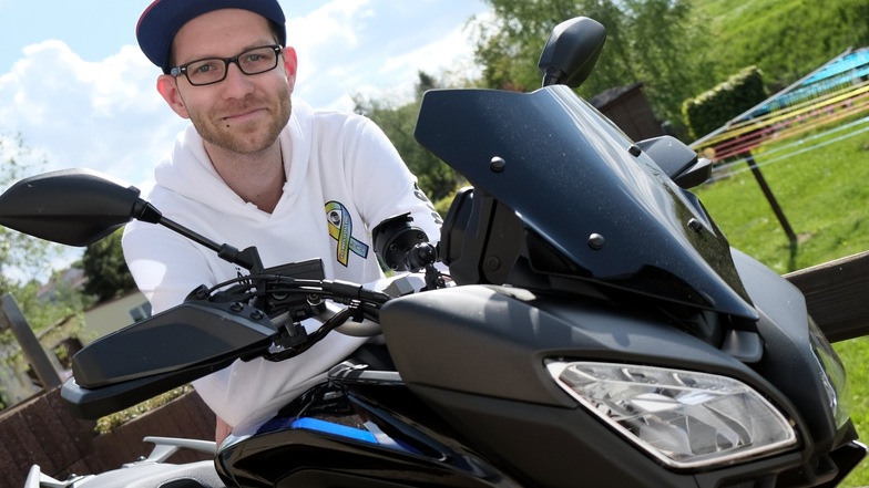 André Götze, genannt Ändy, mit seiner Tracer 900 GT. Die Yamaha ist nicht nur die große Leidenschaft des 32-Jährigen – er will mit ihr auch Gutes tun.