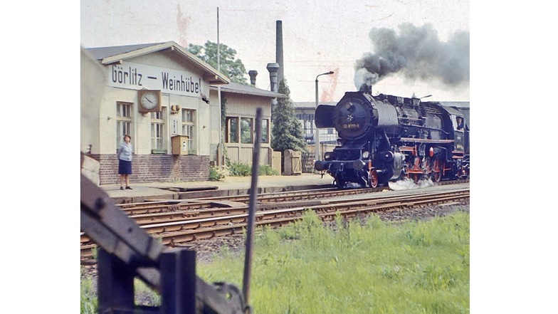 Es war 1996, als wieder einmal ein Aus für ein Eisenbahnobjekt kam: Vor nunmehr 25 Jahren endete die langjährige und wichtige Geschichte des Bahnhofes von Görlitz-Weinhübel.