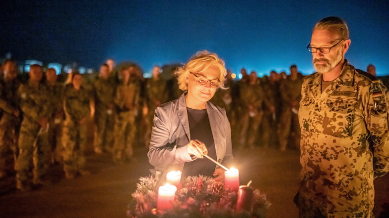 Advent für die Truppe: Verteidigungsministerin Christine Lambrecht (SPD) besucht die Bundeswehrsoldaten in Mali.