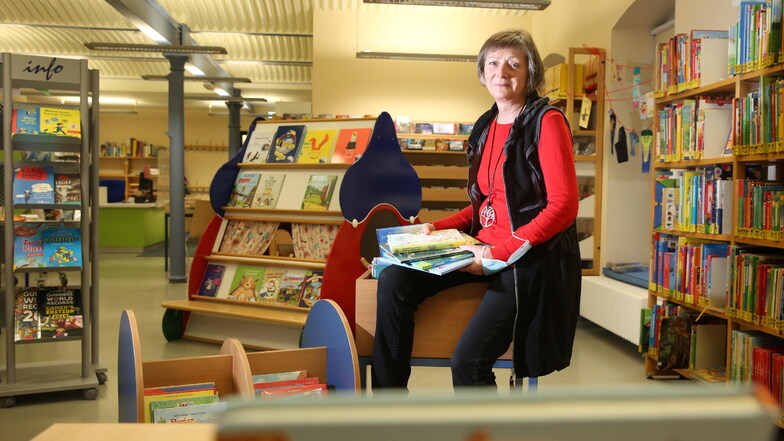 Randi Schöne leitet die Bibliothek von Großröhrsdorf. Sie lässt sich mit ihren Mitarbeitern immer wieder neue Aktionen einfallen, um Interesse zu wecken.