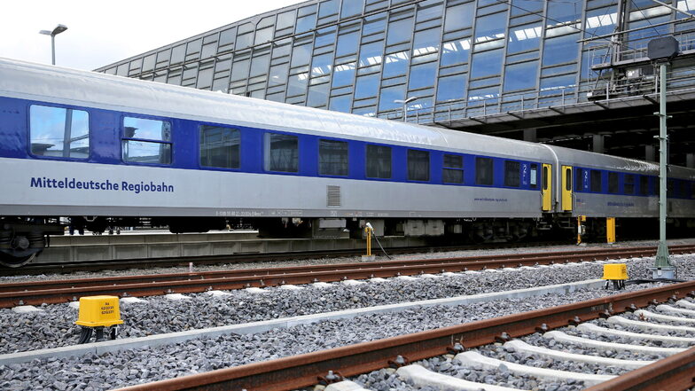 Ein Zug der Mitteldeutschen Regiobahn  fährt in den Hauptbahnhof Chemnitz ein: Auf der Strecke sorgen bald Bauarbeiten für Einschränkungen.