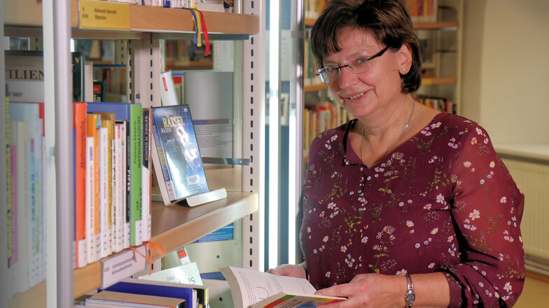 Carola Becker von der Christian-Weise-Bibliothek.