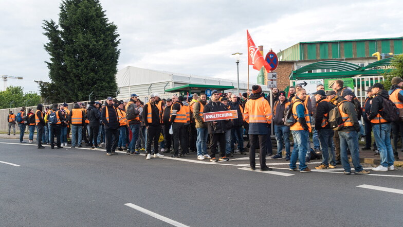 Feralpi-Mitarbeiter in Riesa treten erstmals in den Streik